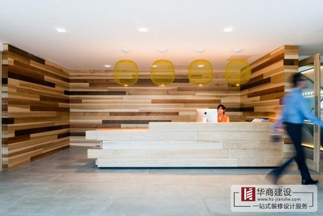 公司前臺裝修該怎么設(shè)計，廣州辦公室前臺裝飾